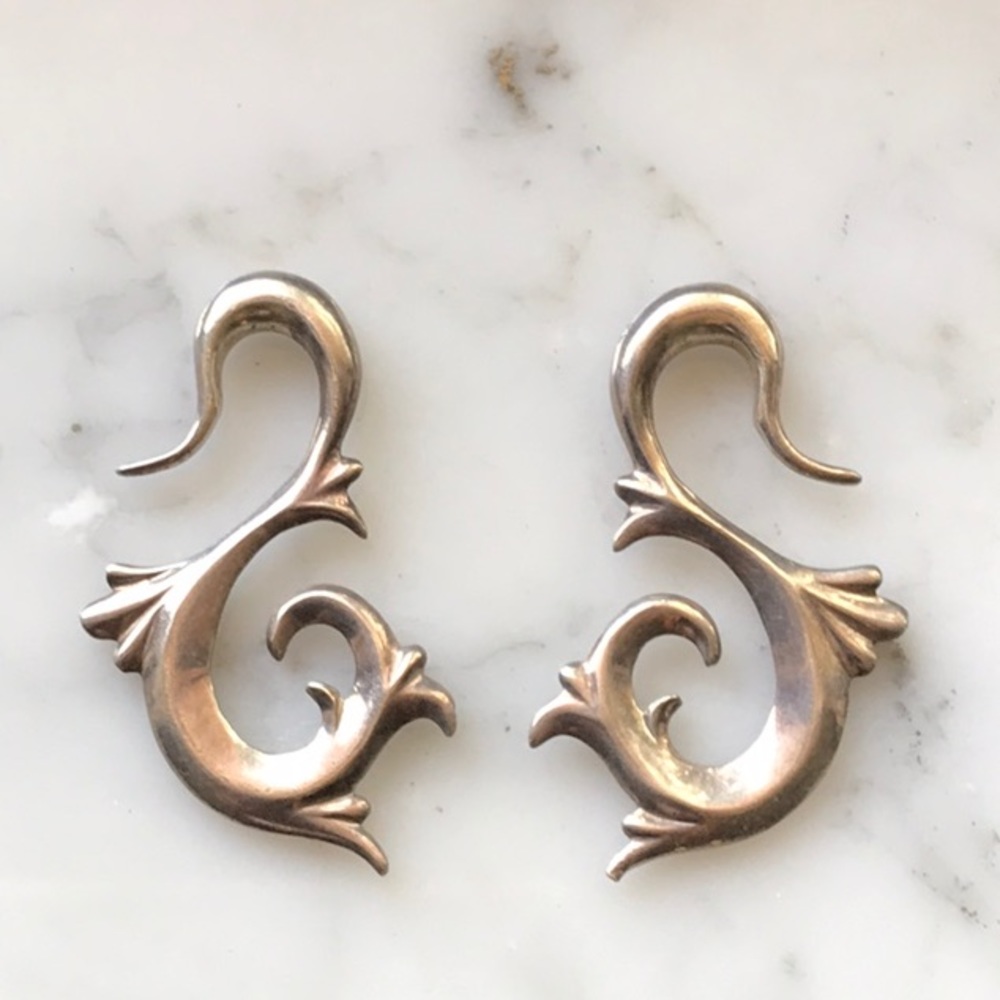 Silver filigree earrings